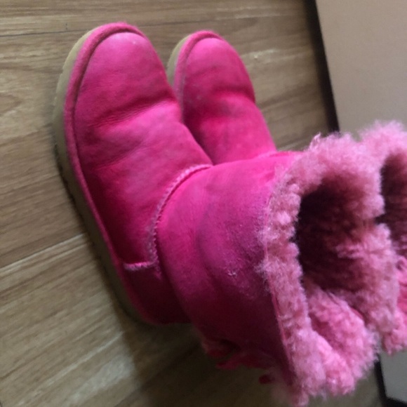 Kids Ugg boots - Picture 2 of 3